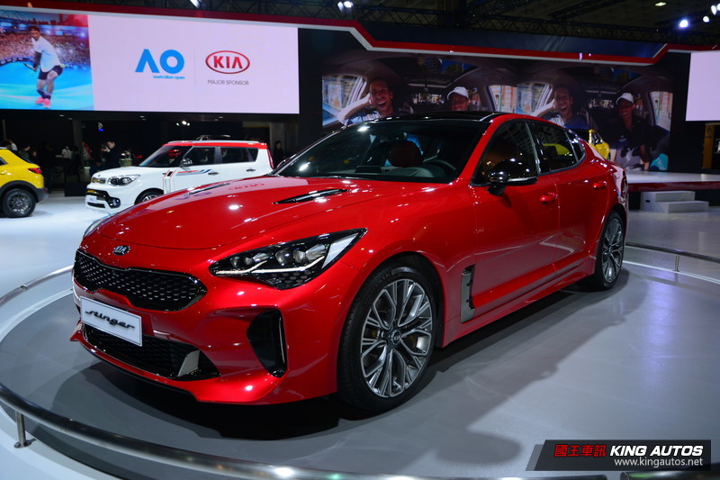 2018台北車展:《Kia》性能轎跑《Stinger》正式襲台 跨界休旅《Stonic》同步登場 2018台北車展:《Kia》性能轎跑《Stinger》正式襲台 跨界休旅《Stonic》同步登場