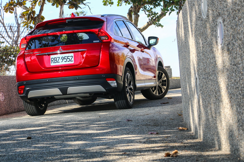 超越V90的成人防護+FCW、LDW標配!跑格休旅Eclipse Cross 95.9萬即可入主 超越V90的成人防護+FCW、LDW標配!跑格休旅Eclipse Cross 95.9萬即可入主