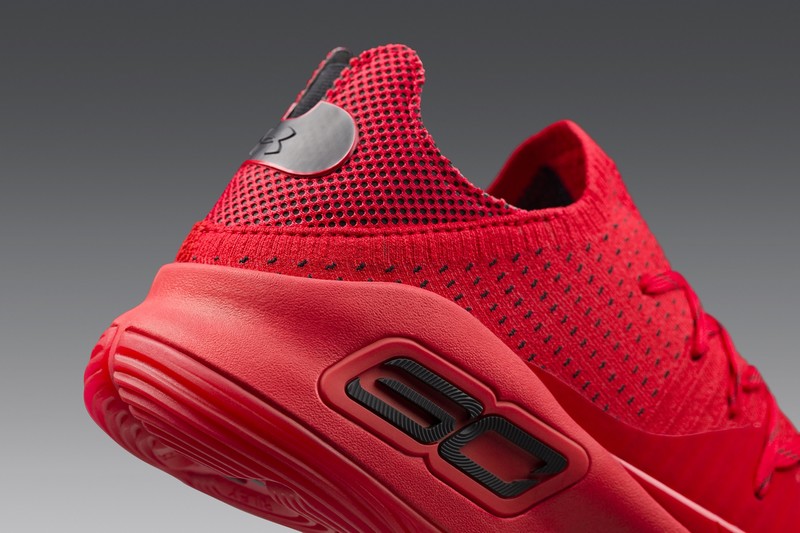 《Under Armour》《Curry 4 Low Nothing But Nets》共同支援擊敗瘧疾 《Under Armour》《Curry 4 Low Nothing But Nets》共同支援擊敗瘧疾