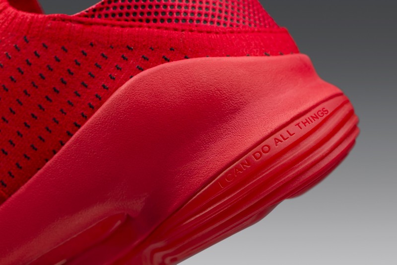 《Under Armour》《Curry 4 Low Nothing But Nets》共同支援擊敗瘧疾 《Under Armour》《Curry 4 Low Nothing But Nets》共同支援擊敗瘧疾