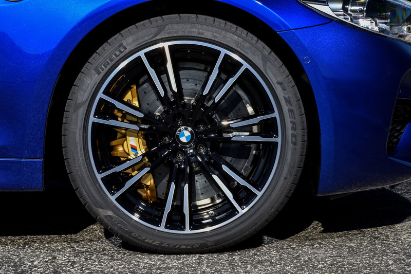 追求卓越性能 《BMW M5》專屬配胎採用《F1》賽車胎配方 追求卓越性能 《BMW M5》專屬配胎採用《F1》賽車胎配方