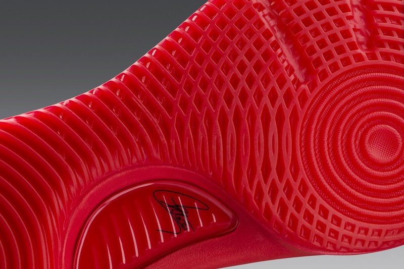 《Under Armour》《Curry 4 Low Nothing But Nets》共同支援擊敗瘧疾 《Under Armour》《Curry 4 Low Nothing But Nets》共同支援擊敗瘧疾