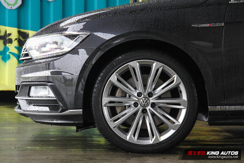 加味的舒適旅行車─《Volkswagen Passat Variant 380 TSI R-Line Performance》試駕 加味的舒適旅行車─《Volkswagen Passat Variant 380 TSI R-Line Performance》試駕