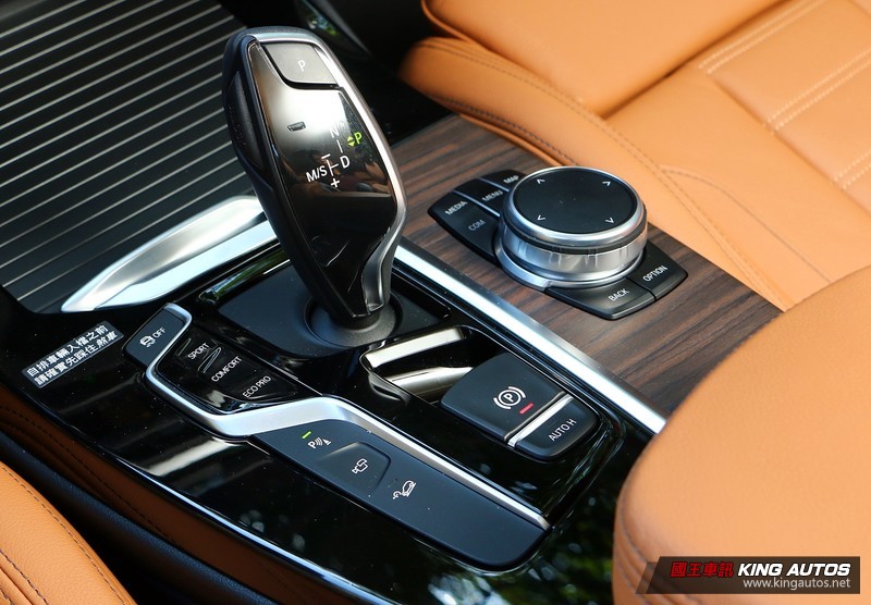 同中求異的用心─《BMW X3 xDrive30i》豪華運動版試駕,乘用篇 同中求異的用心─《BMW X3 xDrive30i》豪華運動版試駕,乘用篇