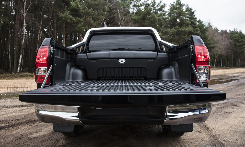 《Toyota Hilux Invincible 50 Chrome Edition》傳奇皮卡歡慶誕生50周年 《Toyota Hilux Invincible 50 Chrome Edition》傳奇皮卡歡慶誕生50周年
