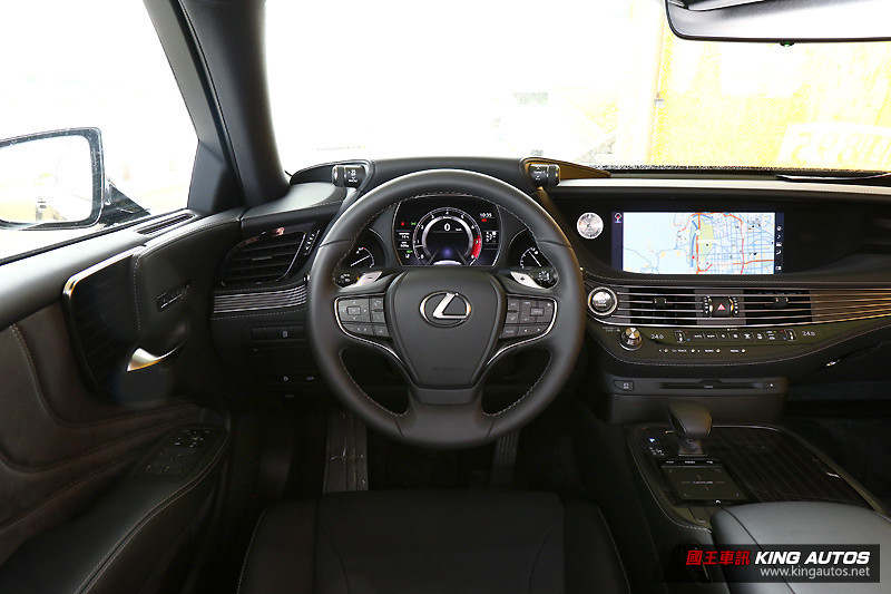 自駕更舒爽 ─《Lexus LS 350》豪華版試駕報導 自駕更舒爽 ─《Lexus LS 350》豪華版試駕報導