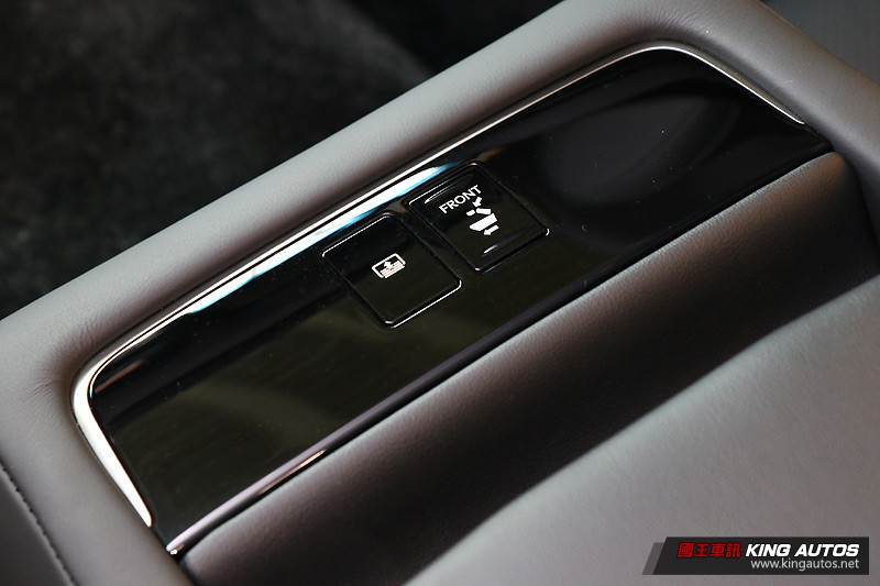自駕更舒爽 ─《Lexus LS 350》豪華版試駕報導 自駕更舒爽 ─《Lexus LS 350》豪華版試駕報導