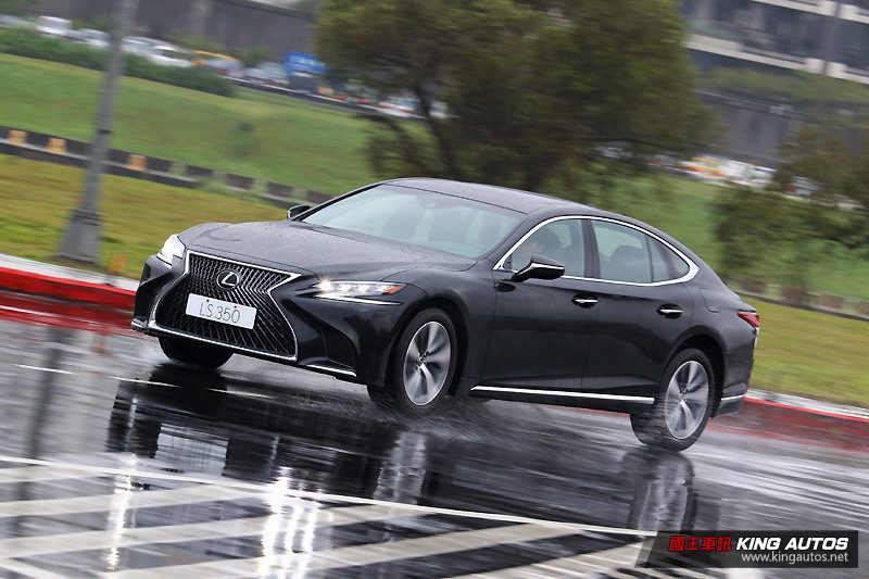 自駕更舒爽 ─《Lexus LS 350》豪華版試駕報導 自駕更舒爽 ─《Lexus LS 350》豪華版試駕報導