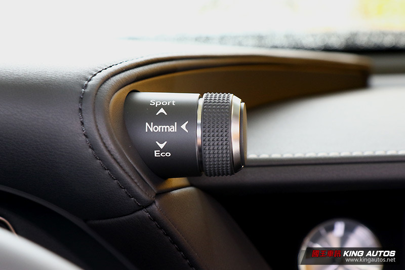 自駕更舒爽 ─《Lexus LS 350》豪華版試駕報導 自駕更舒爽 ─《Lexus LS 350》豪華版試駕報導