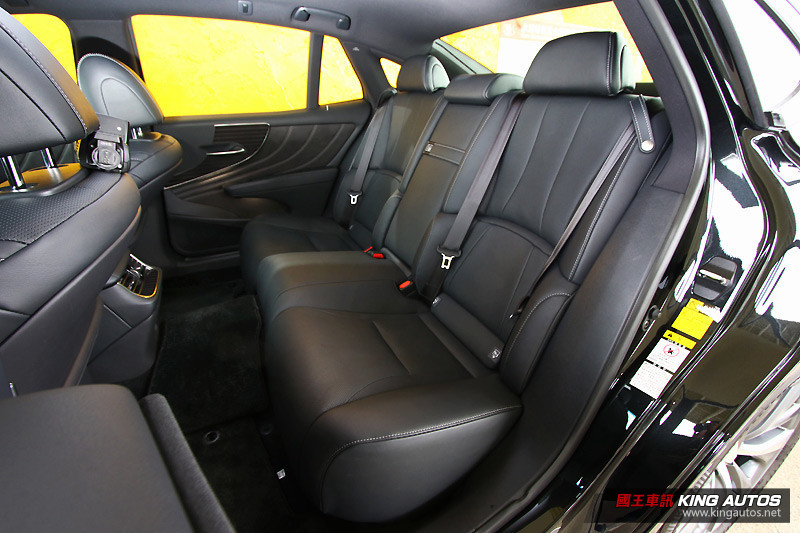 自駕更舒爽 ─《Lexus LS 350》豪華版試駕報導 自駕更舒爽 ─《Lexus LS 350》豪華版試駕報導