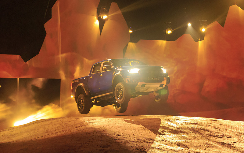 雙渦輪柴力入注 曠野迅猛龍《Ford Ranger Raptor》狹210hp猛力曼谷亮相 雙渦輪柴力入注 曠野迅猛龍《Ford Ranger Raptor》狹210hp猛力曼谷亮相