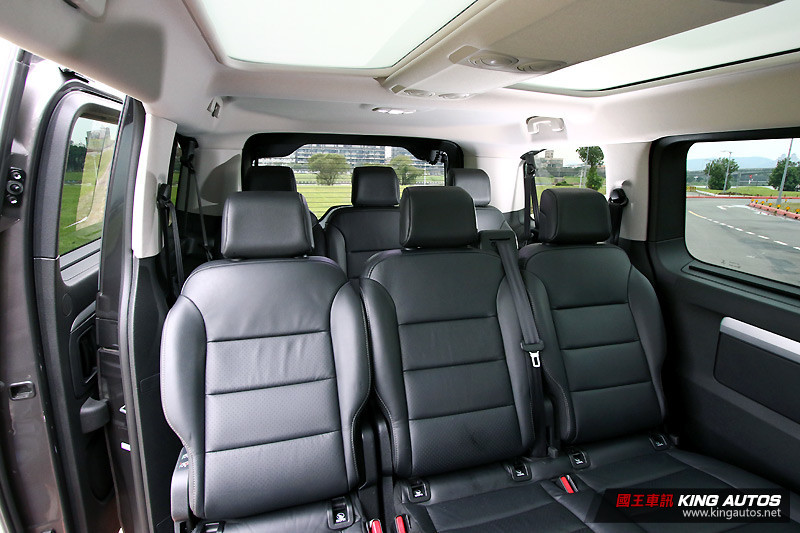 自用、商用級距欲通吃的巨獅 ─《Peugeot Traveller》旗艦版試駕報導 自用、商用級距欲通吃的巨獅 ─《Peugeot Traveller》旗艦版試駕報導