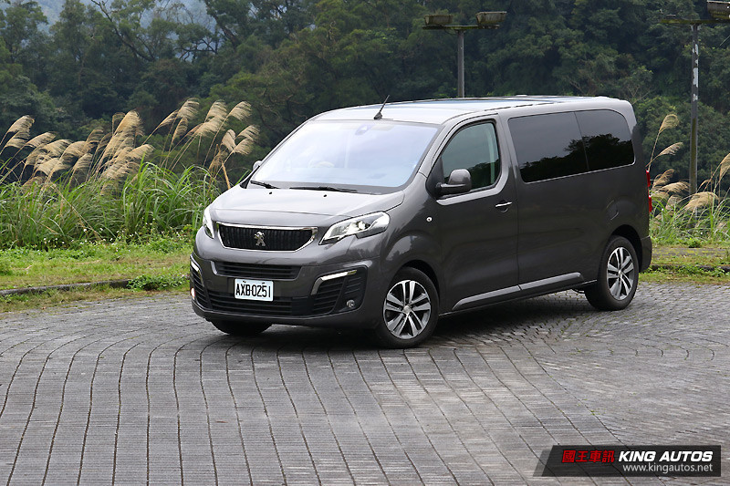 自用、商用級距欲通吃的巨獅 ─《Peugeot Traveller》旗艦版試駕報導 自用、商用級距欲通吃的巨獅 ─《Peugeot Traveller》旗艦版試駕報導