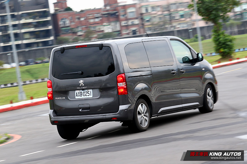 自用、商用級距欲通吃的巨獅 ─《Peugeot Traveller》旗艦版試駕報導 自用、商用級距欲通吃的巨獅 ─《Peugeot Traveller》旗艦版試駕報導