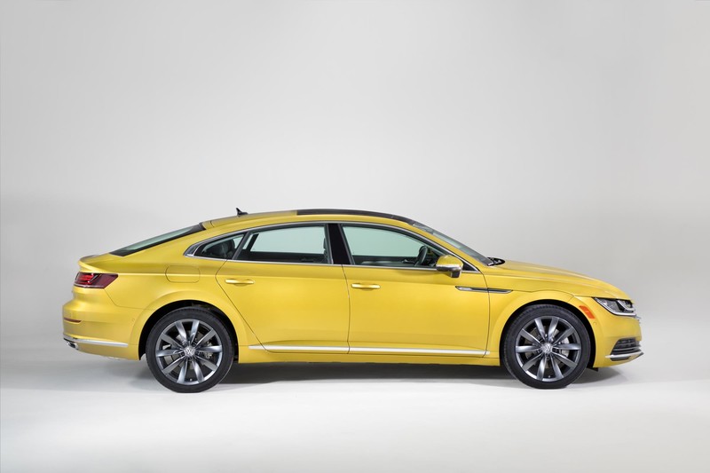 美規《Volkswagen Arteon》現身2018年芝加哥車展 美規《Volkswagen Arteon》現身2018年芝加哥車展