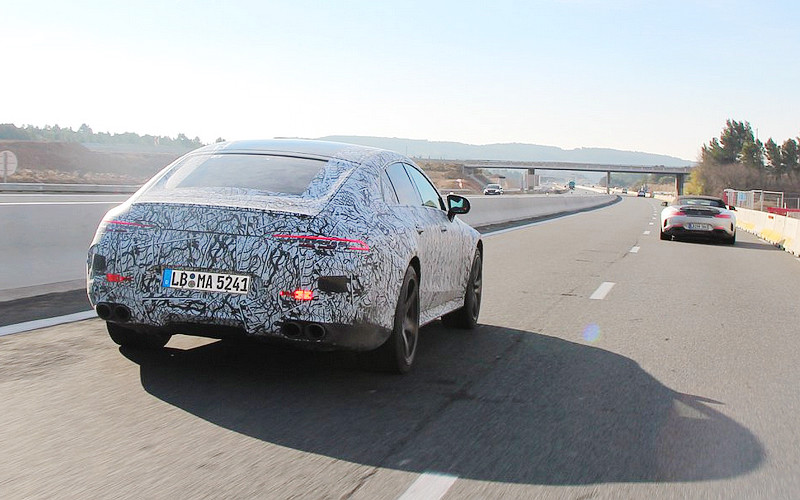 原廠釋出測試身影 《Mercedes-AMG GT》四門版相約2018日內瓦車展亮相 原廠釋出測試身影 《Mercedes-AMG GT》四門版相約2018日內瓦車展亮相