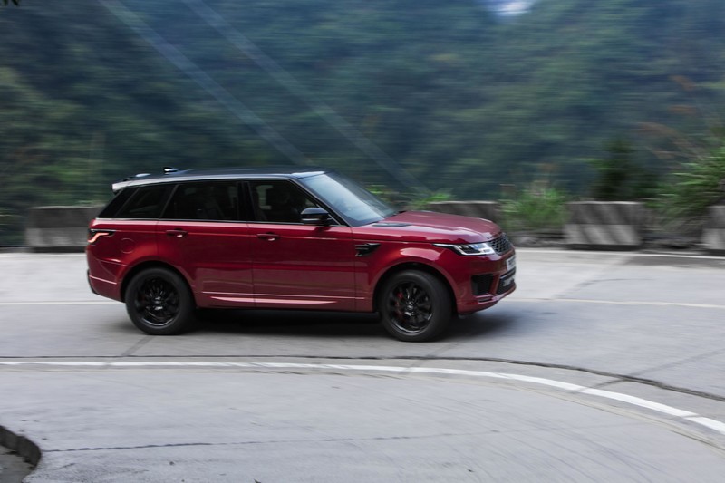 這回不下海 《Range Rover Sport P400e》直搗天門山挑戰999階「上天梯」 這回不下海 《Range Rover Sport P400e》直搗天門山挑戰999階「上天梯」