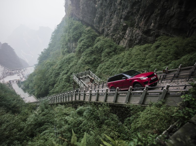 這回不下海 《Range Rover Sport P400e》直搗天門山挑戰999階「上天梯」 這回不下海 《Range Rover Sport P400e》直搗天門山挑戰999階「上天梯」