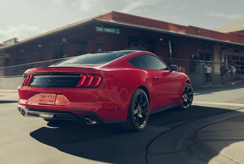 小改款《Ford Mustang》全面升級10速手自排 199.8萬元起開放預售 小改款《Ford Mustang》全面升級10速手自排 199.8萬元起開放預售