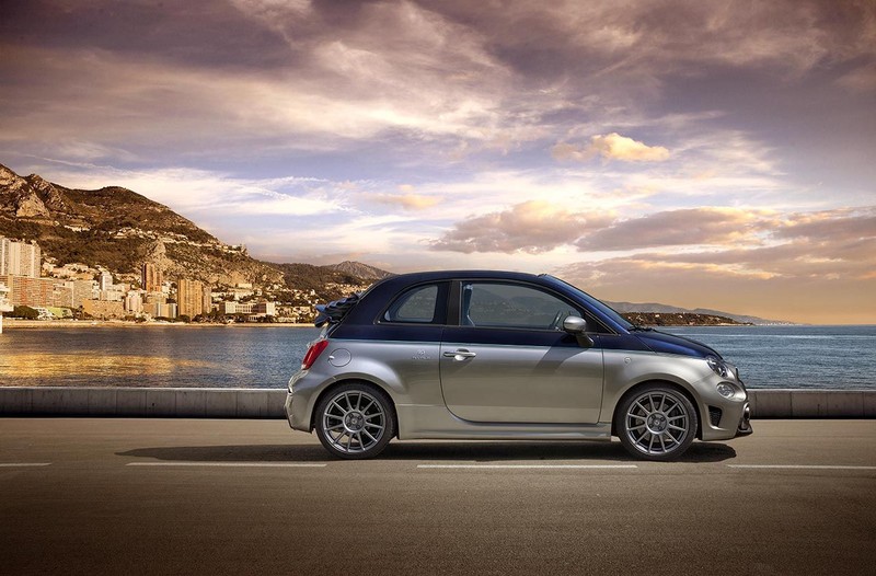 《Abarth 124 GT》碳纖維硬頂2018年日內瓦車展殺氣上身 《Abarth 124 GT》碳纖維硬頂2018年日內瓦車展殺氣上身