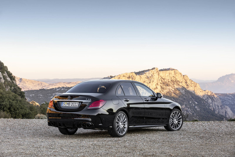 小改款《Mercedes-AMG C43 4Matic》預告日內瓦首演進化身手 小改款《Mercedes-AMG C43 4Matic》預告日內瓦首演進化身手
