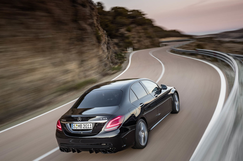 小改款《Mercedes-AMG C43 4Matic》預告日內瓦首演進化身手 小改款《Mercedes-AMG C43 4Matic》預告日內瓦首演進化身手