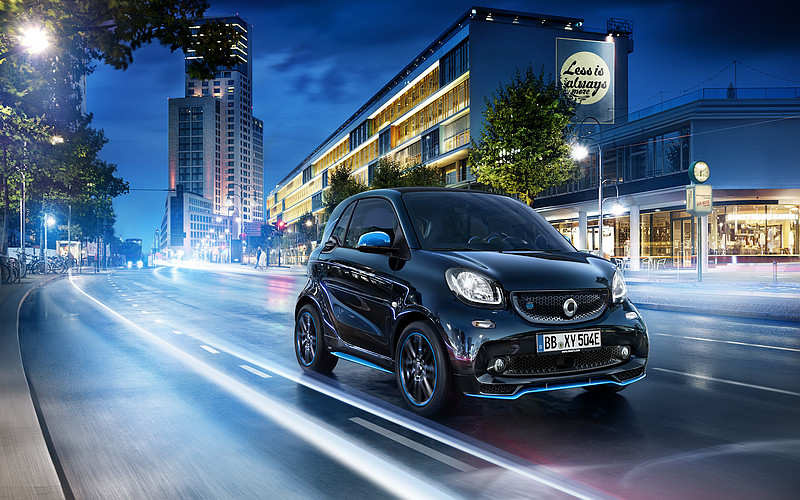 Daimler集團首款量產「EQ」電動車《smart EQ fortwo / forfour》改款新亮相 Daimler集團首款量產「EQ」電動車《smart EQ fortwo / forfour》改款新亮相