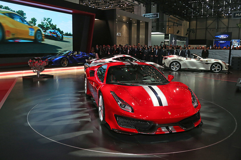 《Ferrari 488 Pista》現身日內瓦車展 1,797.5萬元臺灣基本車價同步揭曉 《Ferrari 488 Pista》現身日內瓦車展 1,797.5萬元臺灣基本車價同步揭曉