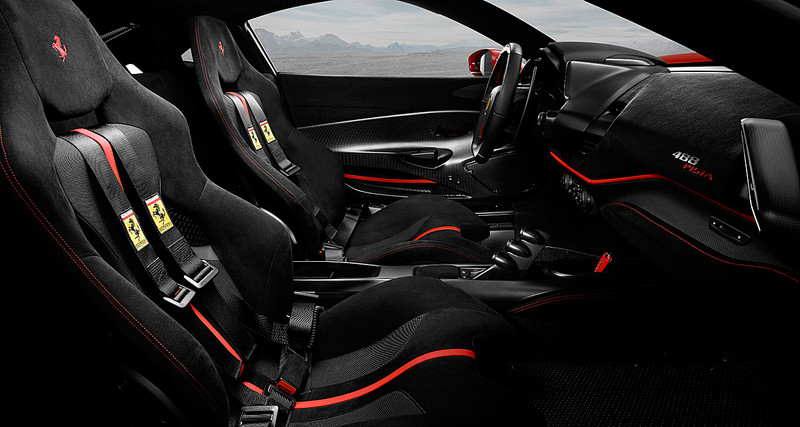 《Ferrari 488 Pista》現身日內瓦車展 1,797.5萬元臺灣基本車價同步揭曉 《Ferrari 488 Pista》現身日內瓦車展 1,797.5萬元臺灣基本車價同步揭曉