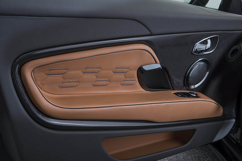英倫騎士更添動感 Startech操刀《Aston Martin DB11 V8》亮相2018日內瓦車展 英倫騎士更添動感 Startech操刀《Aston Martin DB11 V8》亮相2018日內瓦車展