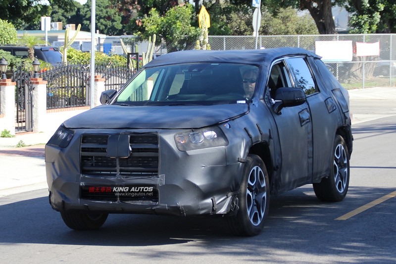 造型會更銳利還是更粗獷 預覽新一代《Toyota RAV4》想像圖 造型會更銳利還是更粗獷 預覽新一代《Toyota RAV4》想像圖
