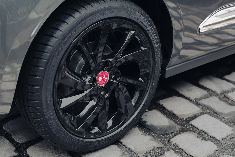 6速手排渦輪特式車 《DS 3 Performance Line MT》日本限量發售 6速手排渦輪特式車 《DS 3 Performance Line MT》日本限量發售