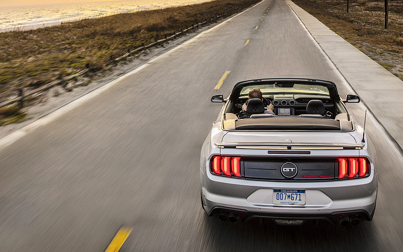 享受加州陽光 最新版《Ford Mustang California Special》重現經典亮相 享受加州陽光 最新版《Ford Mustang California Special》重現經典亮相