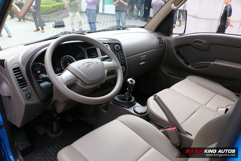 全新《Hyundai Porter》全車系標配ESP+ABS+HAC 早鳥優惠價65.8萬元起 全新《Hyundai Porter》全車系標配ESP+ABS+HAC 早鳥優惠價65.8萬元起