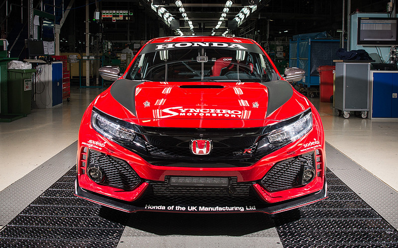 F1冠軍車手Jenson Button領軍 《Honda Civic Type R》全球賽道征服計畫再啟動 F1冠軍車手Jenson Button領軍 《Honda Civic Type R》全球賽道征服計畫再啟動