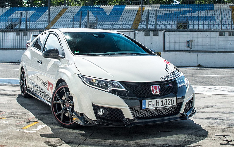 F1冠軍車手Jenson Button領軍 《Honda Civic Type R》全球賽道征服計畫再啟動 F1冠軍車手Jenson Button領軍 《Honda Civic Type R》全球賽道征服計畫再啟動