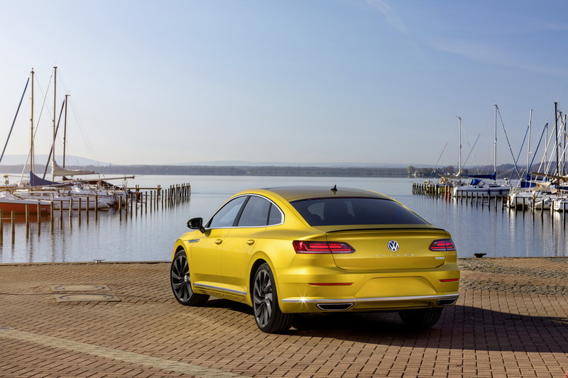美規《Volkswagen Arteon》熱血R-Line套件紐約車展上身 美規《Volkswagen Arteon》熱血R-Line套件紐約車展上身