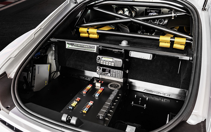 史上最強F1 Safety Car登場 2018賽季交由《Mercedes-AMG GT R》來擔綱 史上最強F1 Safety Car登場 2018賽季交由《Mercedes-AMG GT R》來擔綱