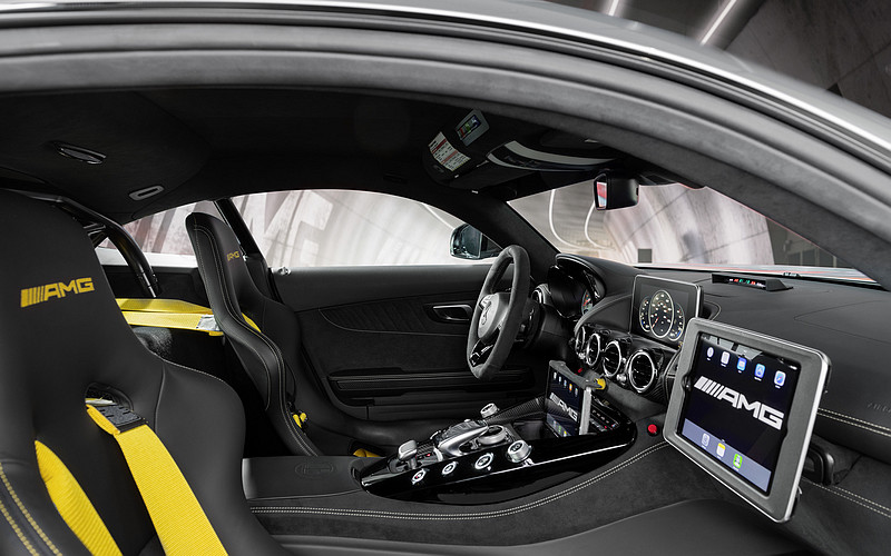 史上最強F1 Safety Car登場 2018賽季交由《Mercedes-AMG GT R》來擔綱 史上最強F1 Safety Car登場 2018賽季交由《Mercedes-AMG GT R》來擔綱