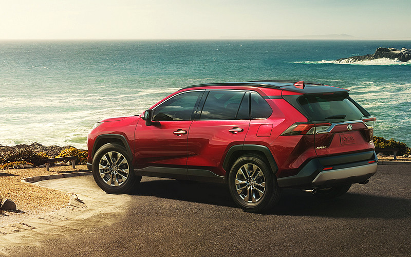 預估今年內迅速導入國內 新世代《Toyota RAV4》紐約車展前搶先亮相 預估今年內迅速導入國內 新世代《Toyota RAV4》紐約車展前搶先亮相