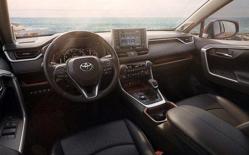 預估今年內迅速導入國內 新世代《Toyota RAV4》紐約車展前搶先亮相 預估今年內迅速導入國內 新世代《Toyota RAV4》紐約車展前搶先亮相
