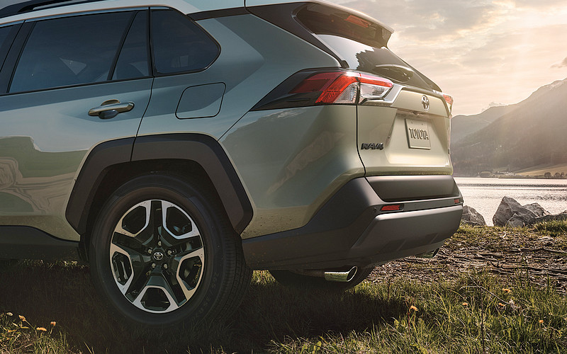 預估今年內迅速導入國內 新世代《Toyota RAV4》紐約車展前搶先亮相 預估今年內迅速導入國內 新世代《Toyota RAV4》紐約車展前搶先亮相