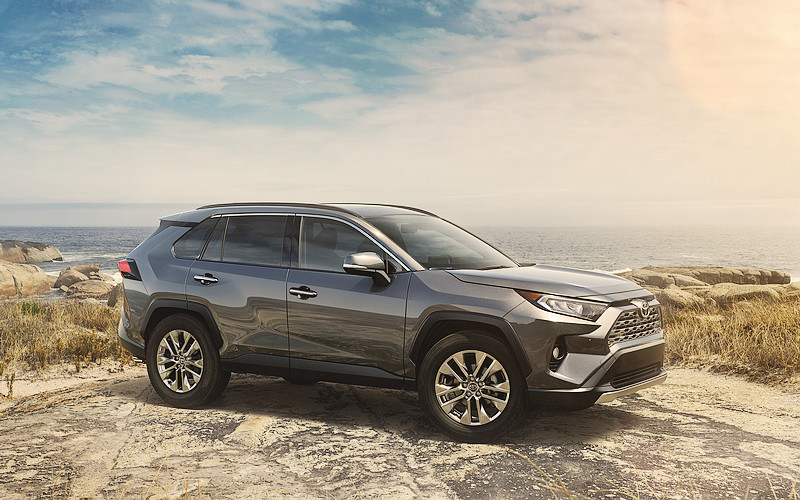 預估今年內迅速導入國內 新世代《Toyota RAV4》紐約車展前搶先亮相 預估今年內迅速導入國內 新世代《Toyota RAV4》紐約車展前搶先亮相