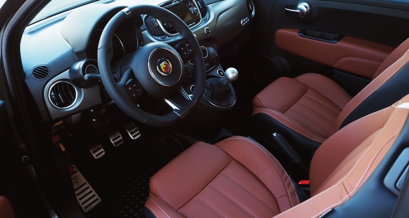 《Abarth 595/595C Turismo MT Limited》日本限量熱血特仕 《Abarth 595/595C Turismo MT Limited》日本限量熱血特仕