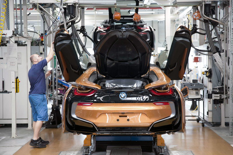 《BMW》表示電動技術量產規模還不足與內燃機匹敵 《BMW》表示電動技術量產規模還不足與內燃機匹敵