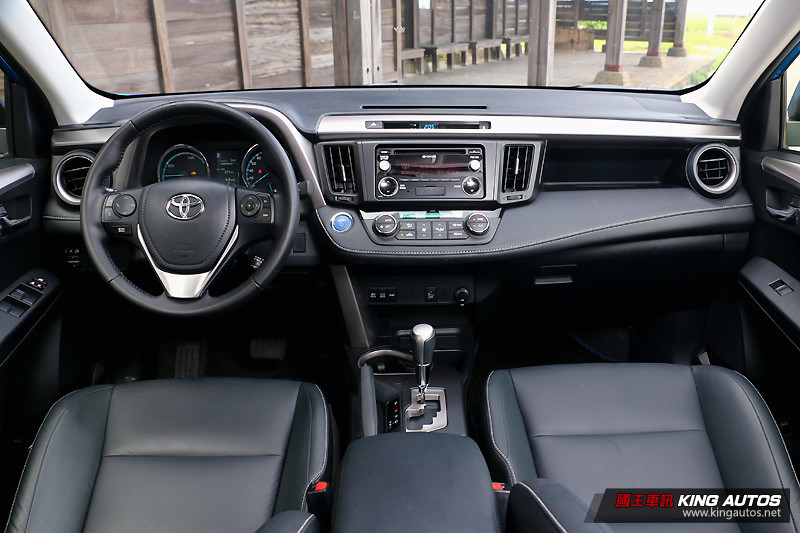同門比一比:該選《Lexus NX 200》還是《Toyota RAV4 Hybrid》?晉升高級SUV的考量與抉擇 同門比一比:該選《Lexus NX 200》還是《Toyota RAV4 Hybrid》?晉升高級SUV的考量與抉擇