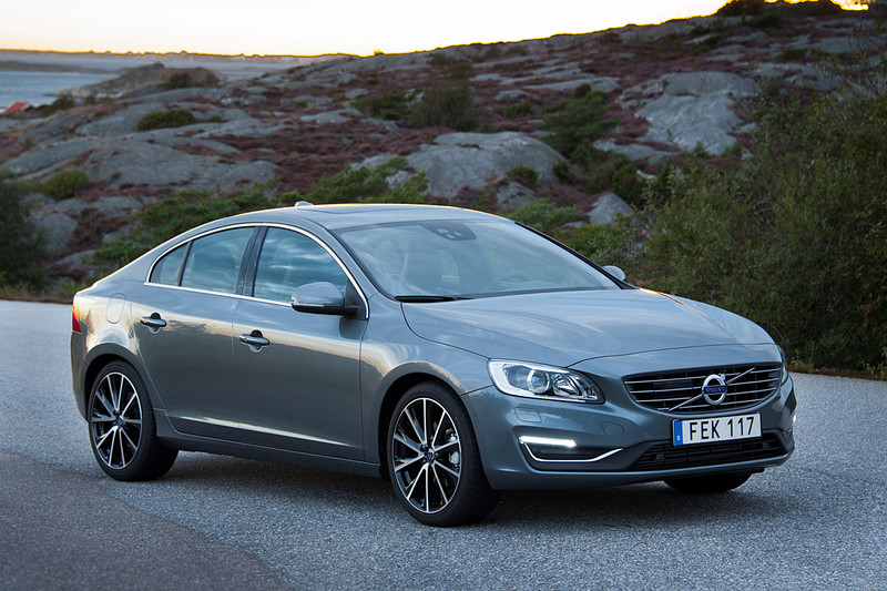 《S60》雙車型149萬元起限量入主 《Volvo》5月份促銷優惠開跑 《S60》雙車型149萬元起限量入主 《Volvo》5月份促銷優惠開跑