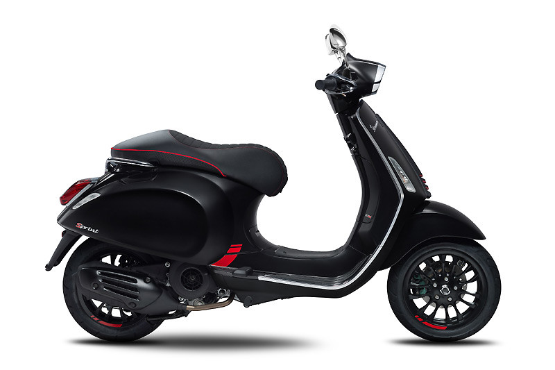 僅限100席入主機會 《Vespa Sprint Carbon》紳士黑特仕款17.1萬訴求發燒車迷 僅限100席入主機會 《Vespa Sprint Carbon》紳士黑特仕款17.1萬訴求發燒車迷
