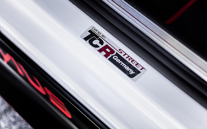 超火熱鋼砲戰將 Oettinger打造《Volkswagen Golf GTI》街道版TCR賽車猛發360hp暴力 超火熱鋼砲戰將 Oettinger打造《Volkswagen Golf GTI》街道版TCR賽車猛發360hp暴力