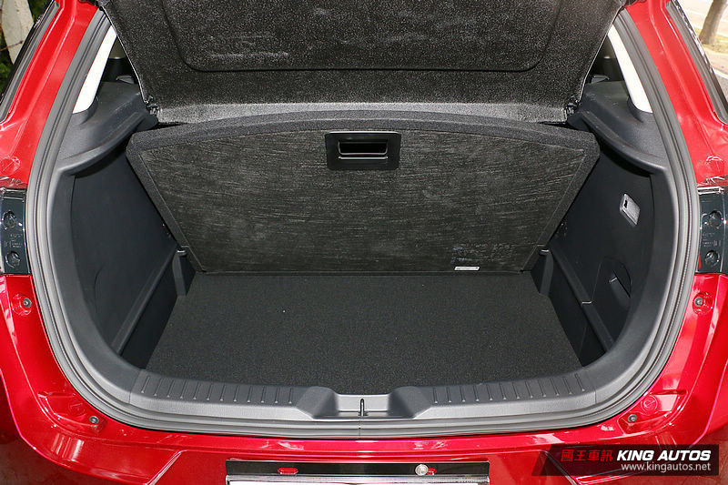 同門比一比:該選《Mazda CX-3》還是《Mazda3》?魂動跨界與掀背的抉擇 同門比一比:該選《Mazda CX-3》還是《Mazda3》?魂動跨界與掀背的抉擇